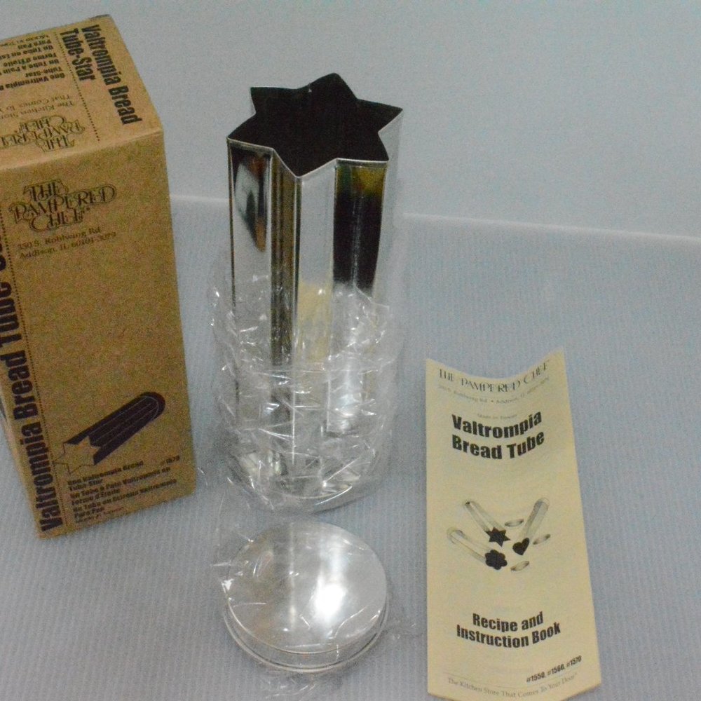 New In Box Pampered Chef Valtrompia Bread Tube Star Mold Baking Loaf Pan NIB
